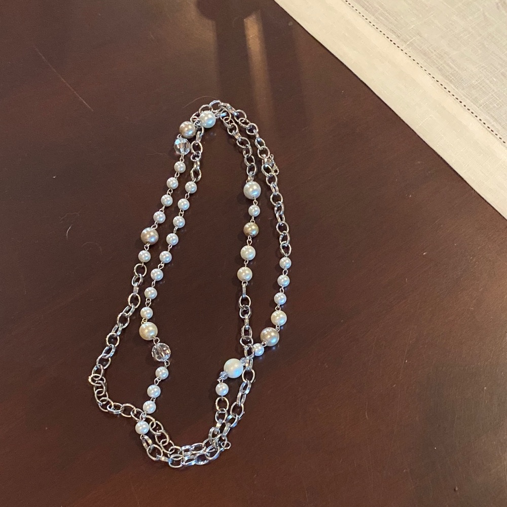 Elegant Silver and Pearl Necklace